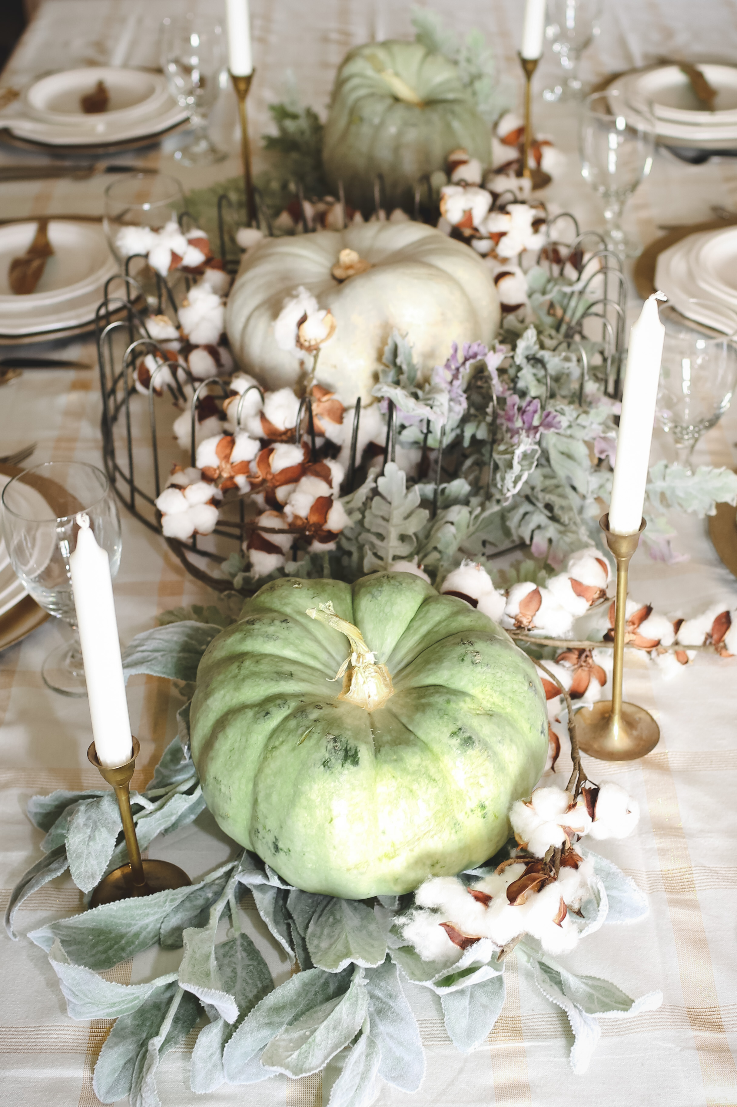 Green and Gold Thanksgiving table