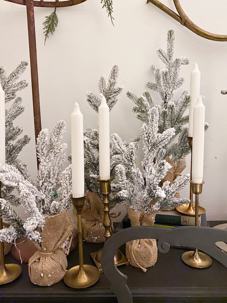 Easily decorate your home for the holidays while staying under budget!